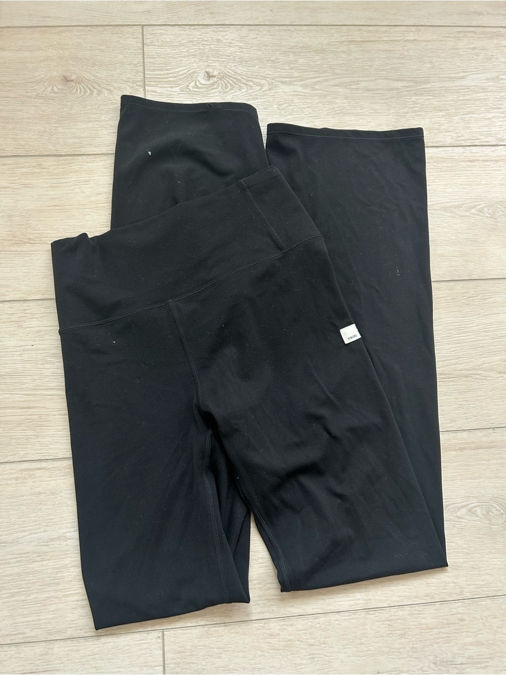 Vuori Black Women's Wide-Waist Leggings
